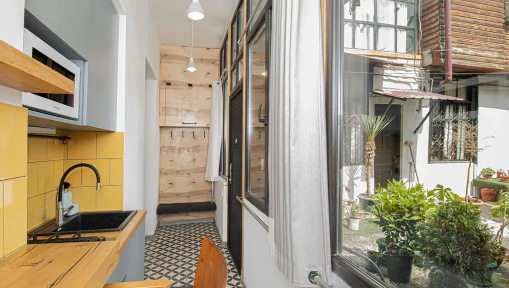 Lovely Apt in Sololaki