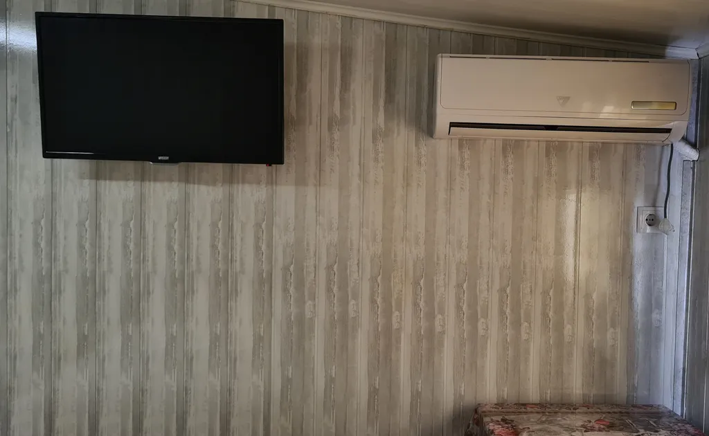 Бюджетный трёхместный номер у моря