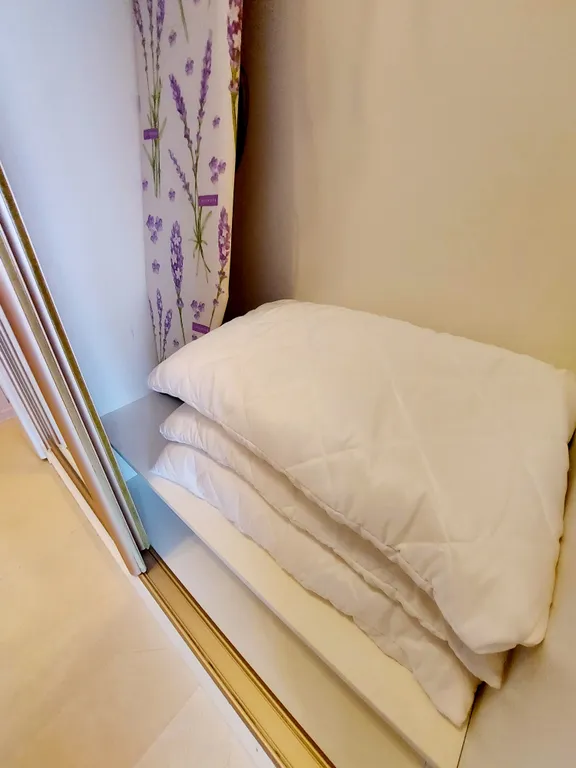 Студия с балконом и видом на море на 1й линии от моря в Алупке