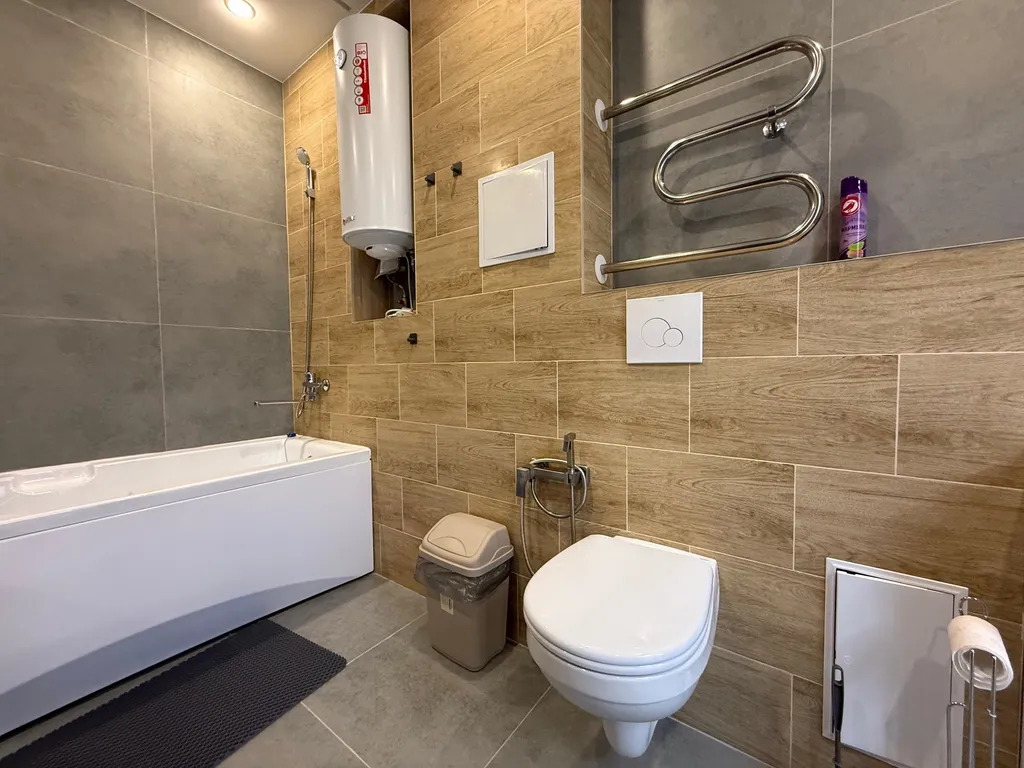 Квартира 3-комнантая квартира, новый ремонт, кондиционер, 4 дивана, 2 кровати, до 12 человек — Новосибирск
