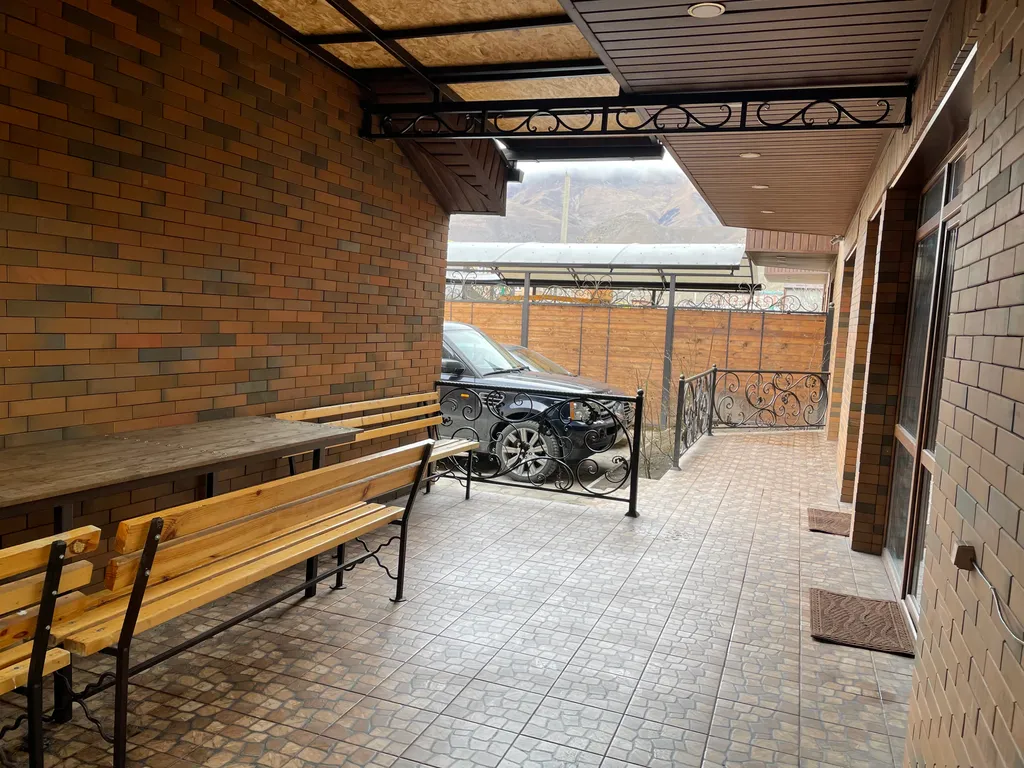 Уютный и просторный коттедж в центре поселка