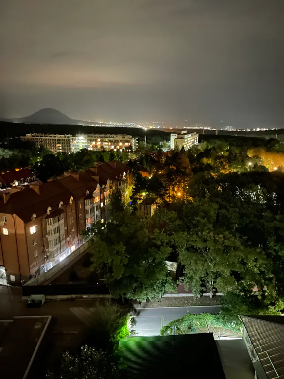 Квартира с видом на горы, в центре города