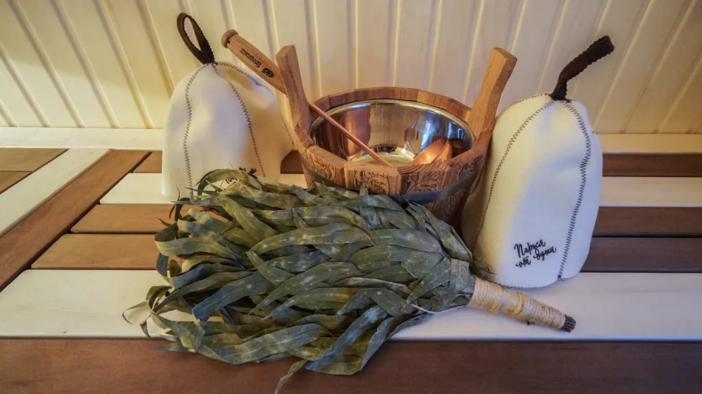 Уютный панорамный дом с баней в лесу