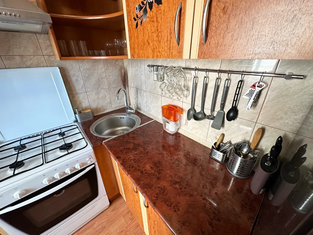 Чистота и уют возле НПИ, НГМА, Ледового, Космоса и М4