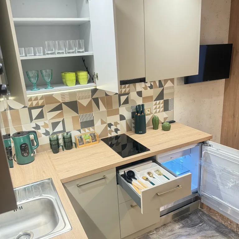 Новая квартира, со стильным интерьером, рядом с канатной дорогой