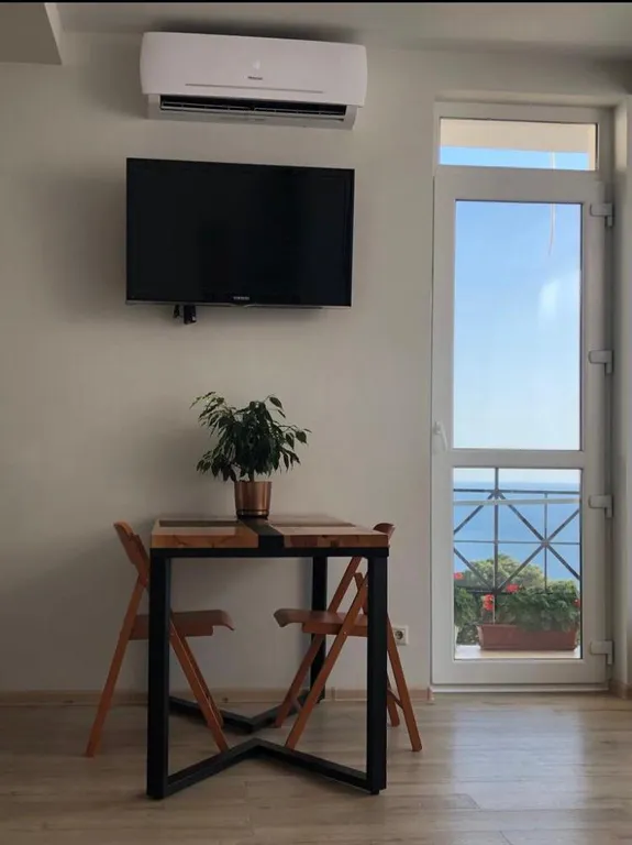 Квартира с видом на море и горы