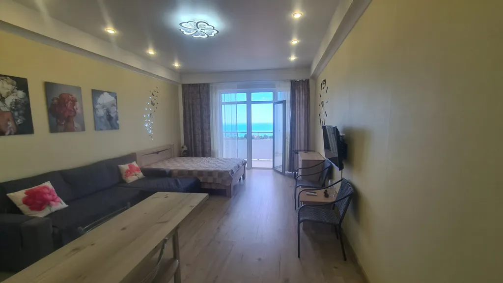 Уютная квартира с видом на море, в 15 минутах ходьбы от пляжа Интурист