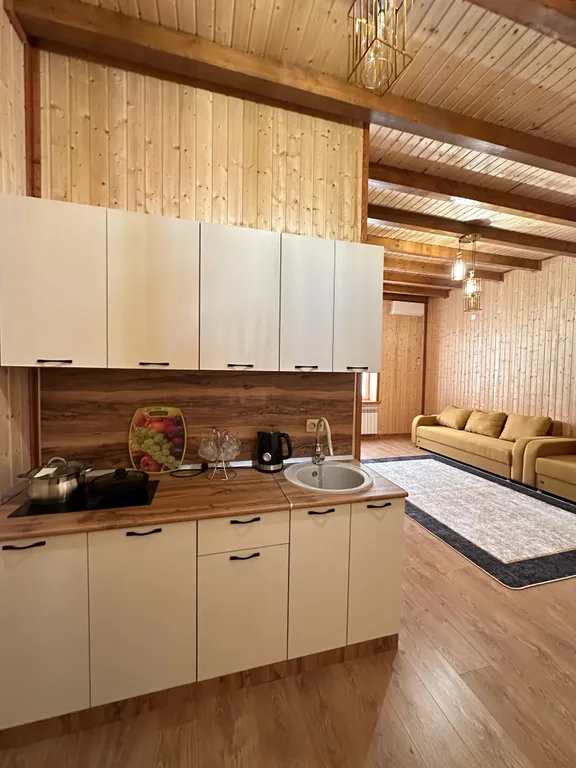 Уютная база отдыха на берегу чистого песчаного берега