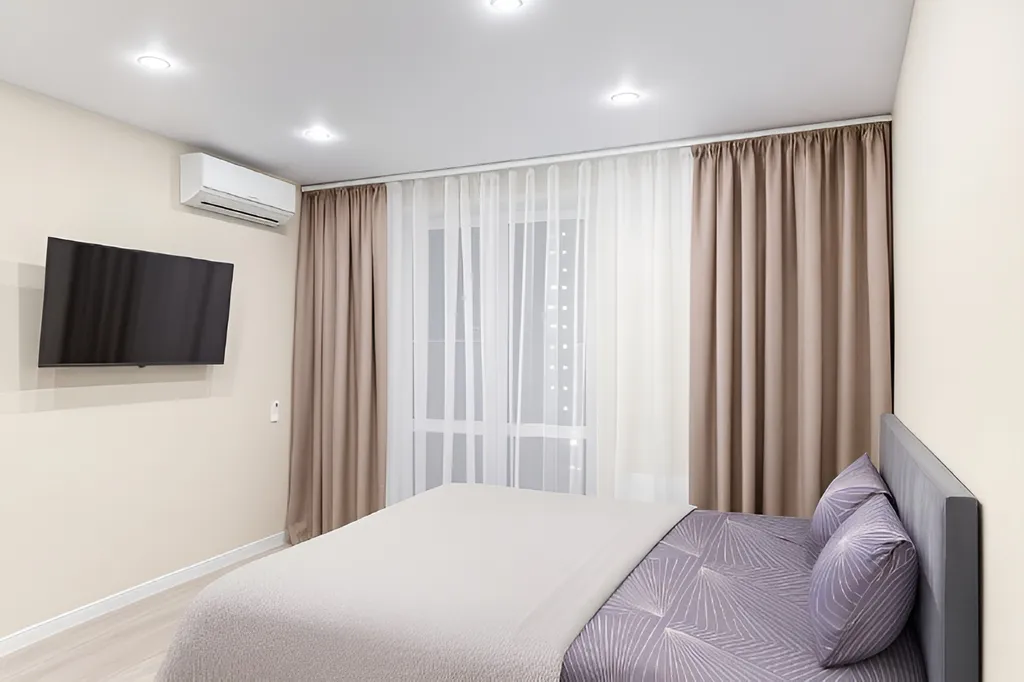 Студия с балконом и парковкой, рядом с набережной