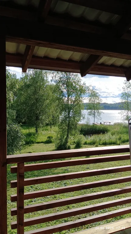 Дом с тремя спальнями с видом на озеро