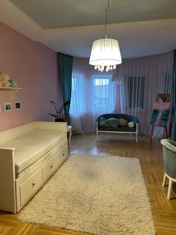 Вилла на берегу реки