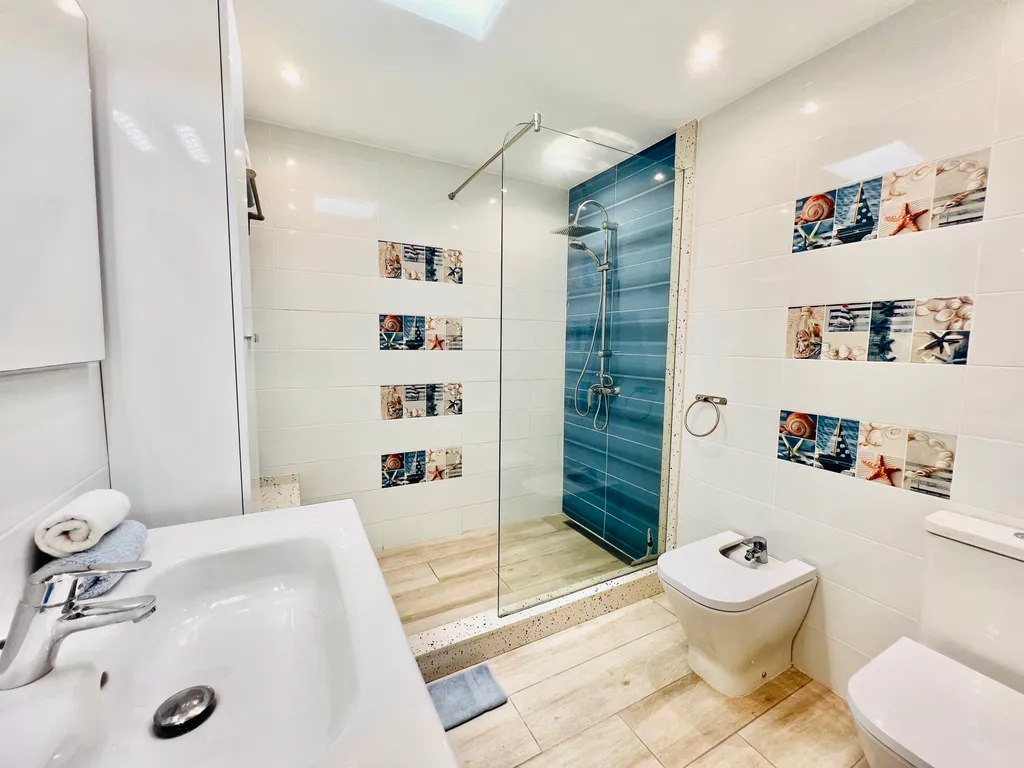 PaulMarie Superior Ocean Lounge