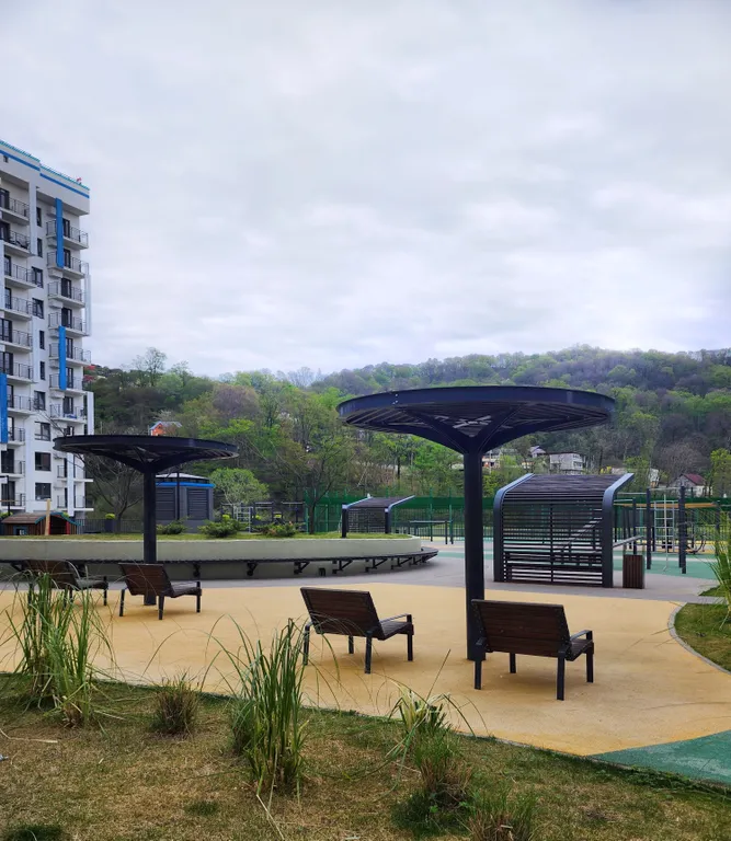 Просторная студия для четырёх человек