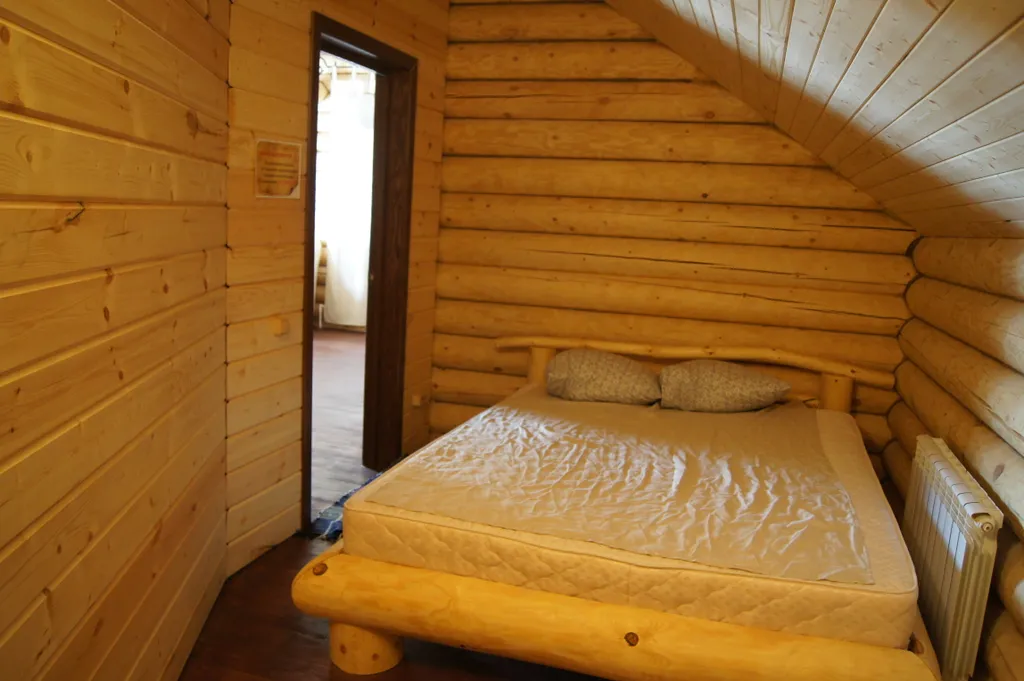 Большой коттедж в сосновом бору на берегу озера