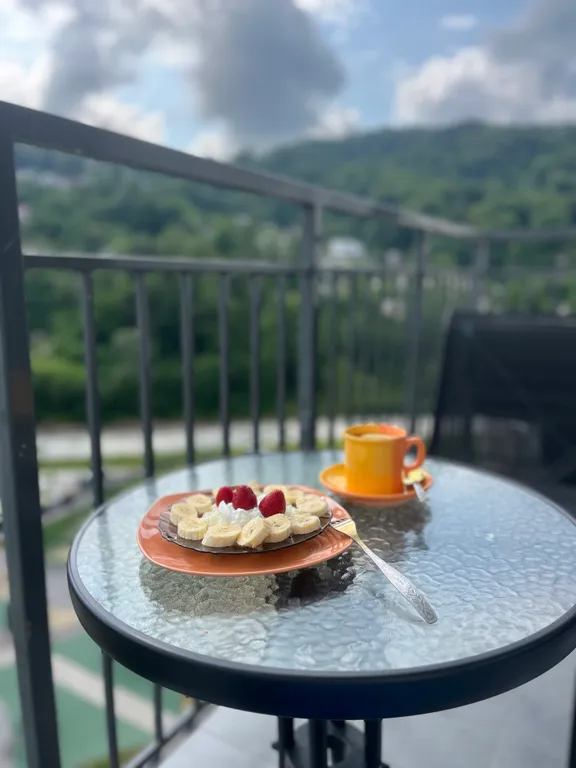 Студия у моря на высоком этаже