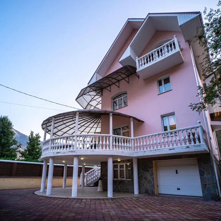 Коттедж на Красной Поляне — аренда посуточно в Красная Поляна