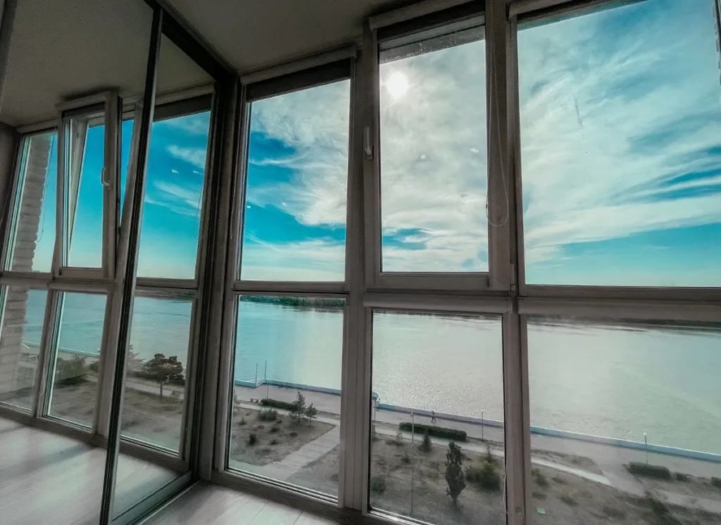 Панорамный вид на Иртыш с 8 этажа