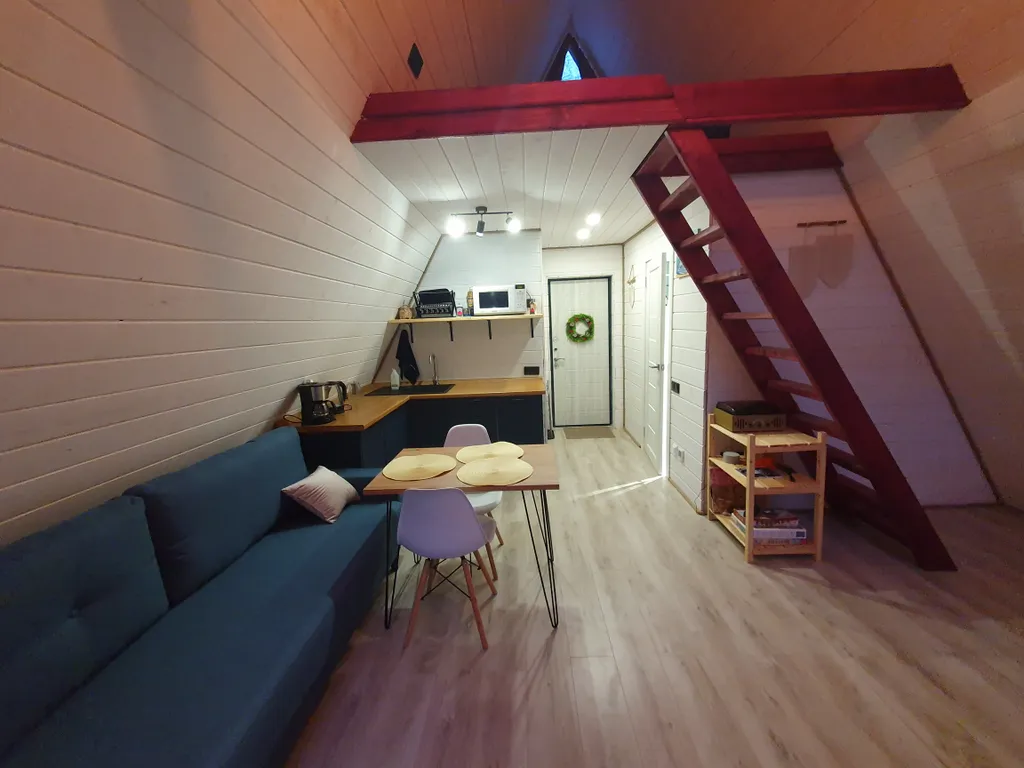 Коттедж Уютный дом с видом на лес, рядом озеро, баня на территории — аренда посуточно в Великие Луки