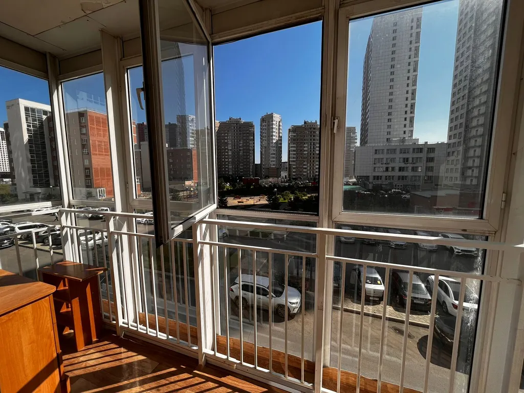 Квартира Просторная двушка в пешей доступности ТЦ Планета с раздельными комнатами — Красноярск