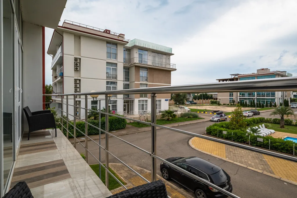 Четырехкомнатная восьмиместная квартира рядом с морем