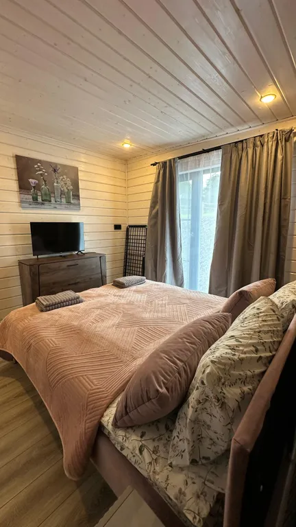 Коттедж Отдельностоящий дом с верандой и видом на озеро — Мичуринское