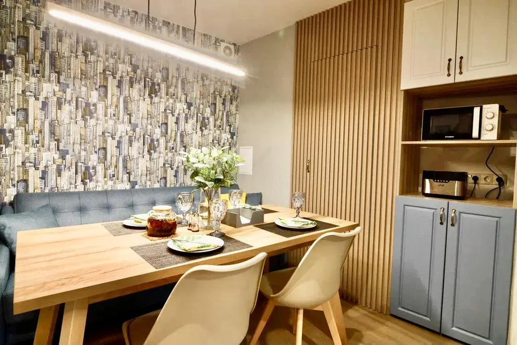 Элегантная квартира с просторной столовой у вокзала