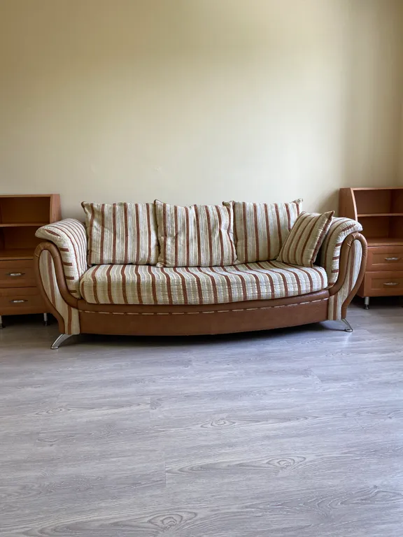 Просторная квартира в тихом районе поселка