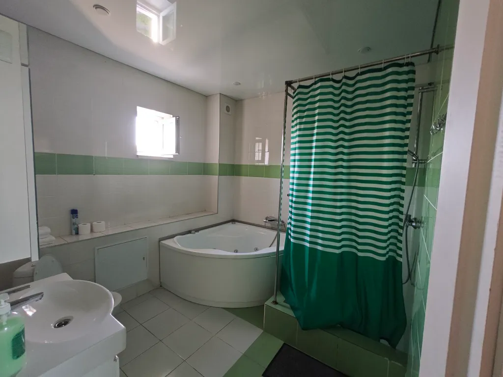 Коттедж с теплым бассейном