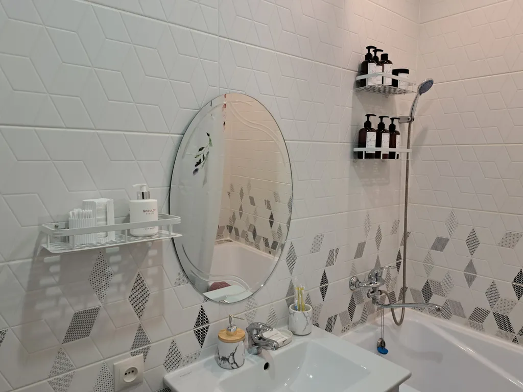 Светлая однушка с кроватью и смарт ТВ