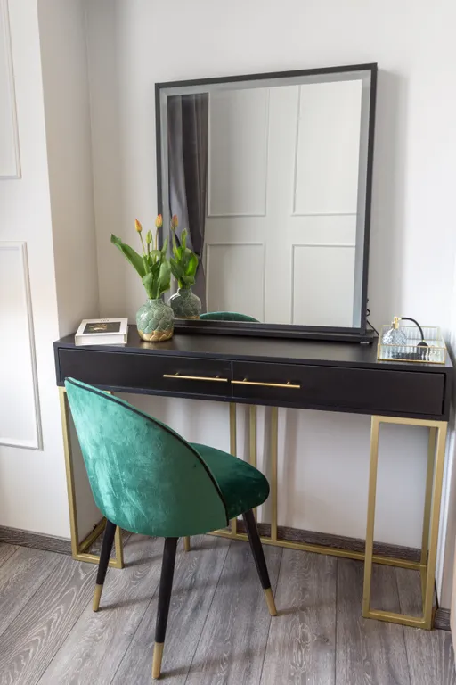 Четырехкомнатная квартира с бaлкoнoм в цeнтрe