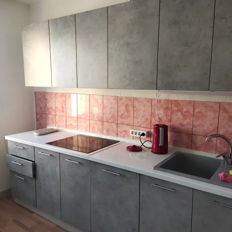 Чистая, ухоженная двухкомнатная квартира в центре города — аренда посуточно в Саянск