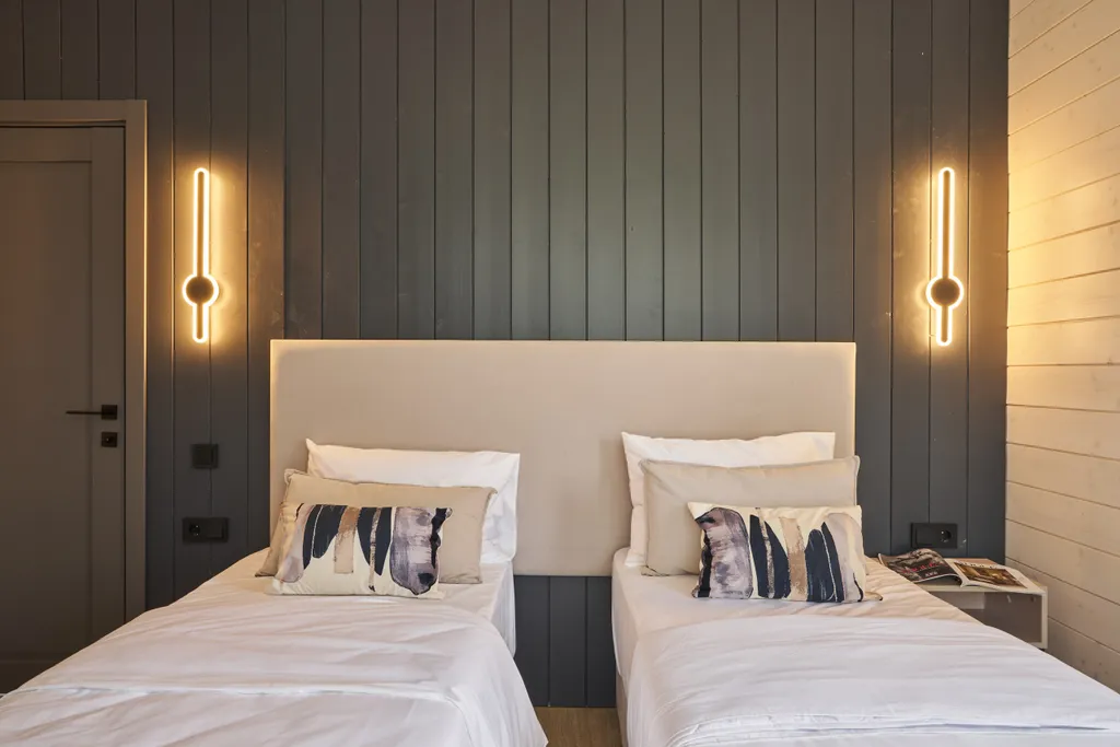 Большой панорамный дом с камином и сауной