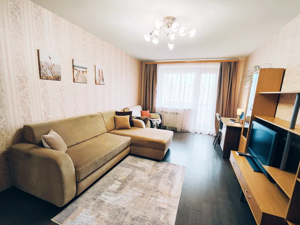 Большая 2-комнатная квартира с большой кухней, рядом озеро