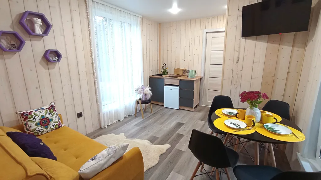 Уютный домик в сосновом лесу