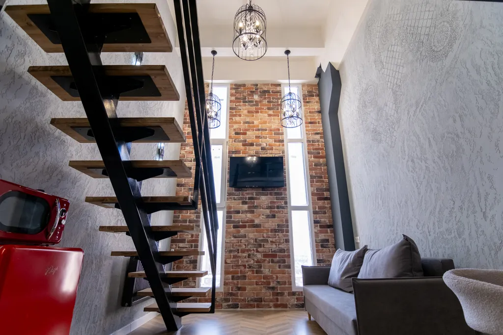Двухэтажная студия с дизайнерским ремонтом