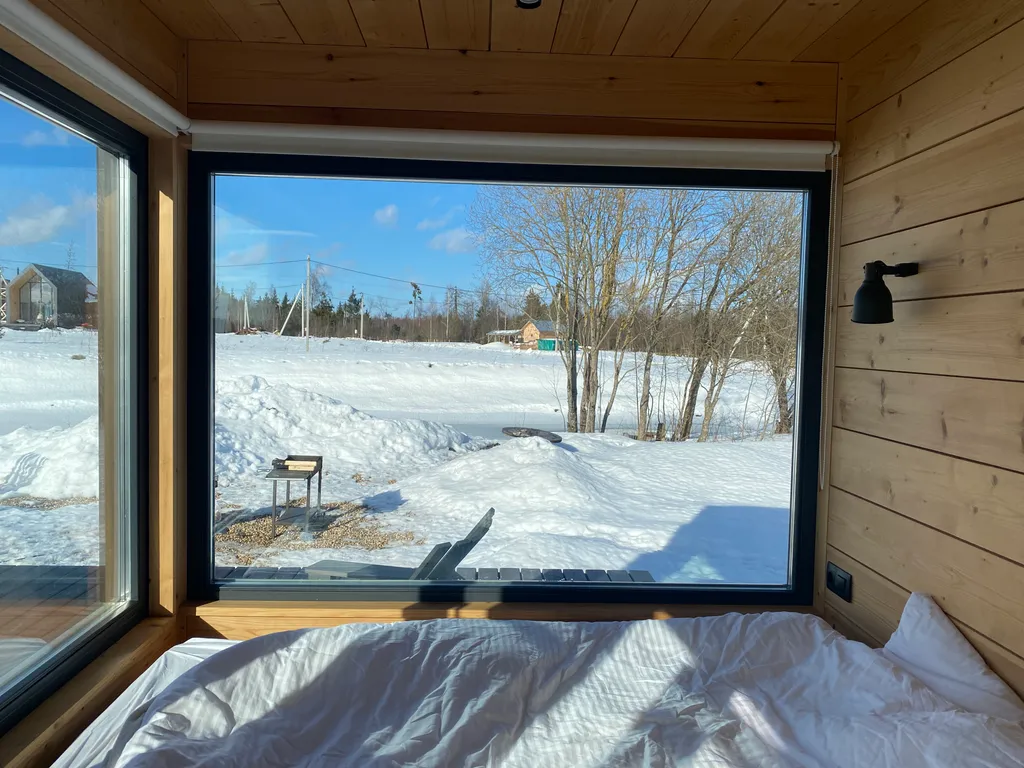 Мини дом с панорамными окнами