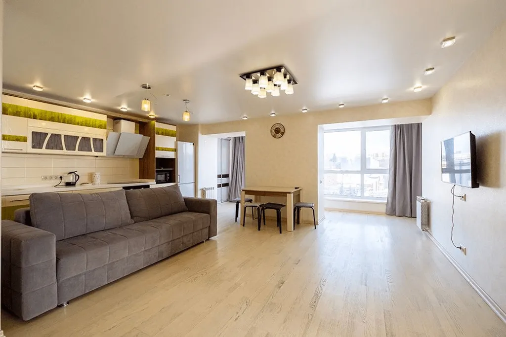 С панорамным видом рядом с проспектом Ленина