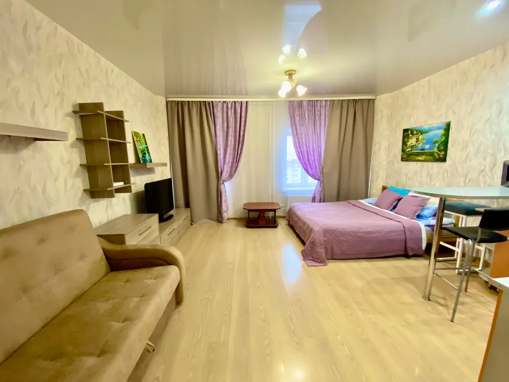 Квартира Просторная студия в центре города — Тюмень