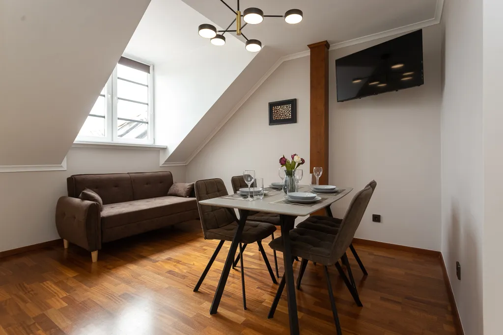 Квартира 3-комнатные апартаменты в центре — Зеленоградск