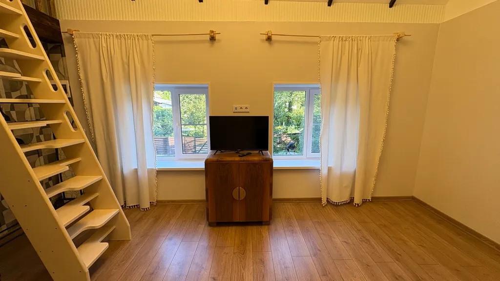 Домик на море, тихое и спокойное место, дубовая роща