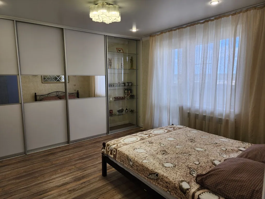 Уютная двухкомнатная квартира с видом на город — аренда посуточно в Чебаркуль