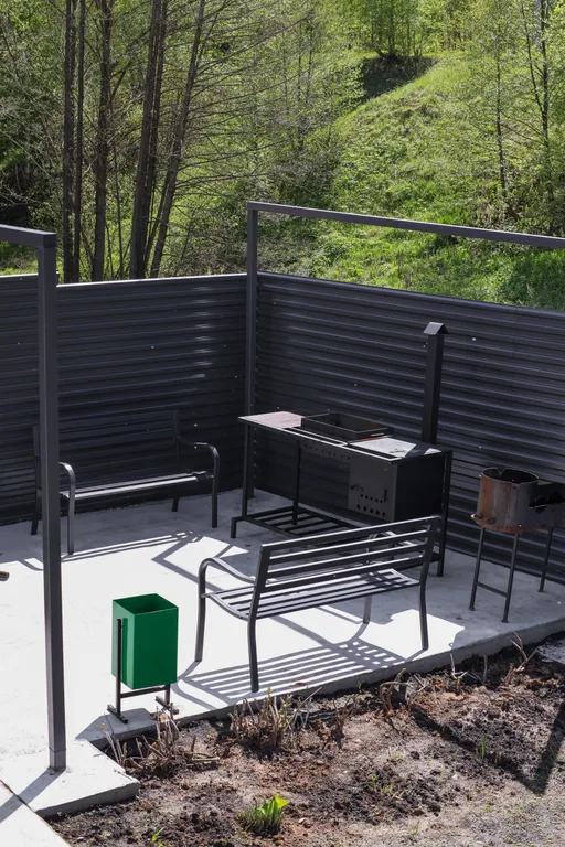 Уютный дом в черте города