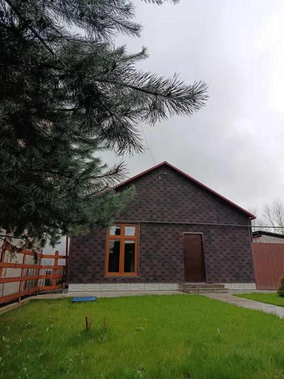 Дом из двух комнат в зелёной зоне