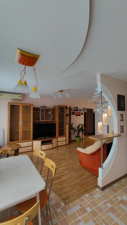 Уютная, просторная квартира с видом на бухту золотой рог