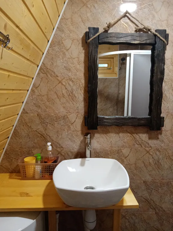 Домик с Баней у горы