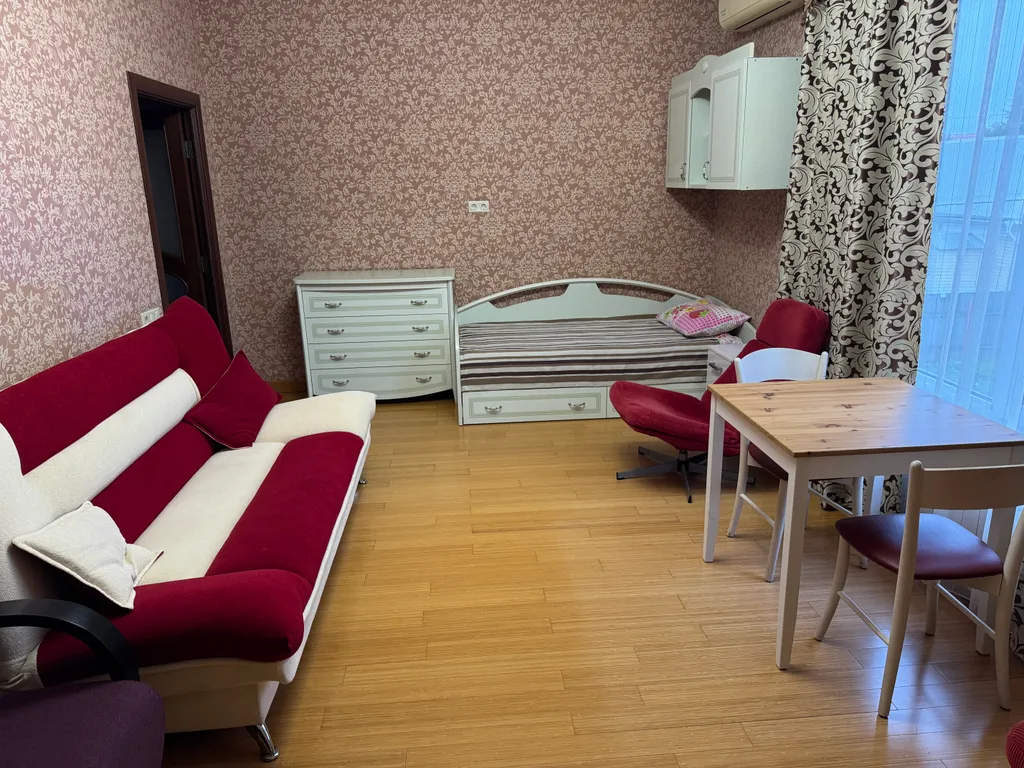 2х комнатная квартира с кондиционером на 2 этаже