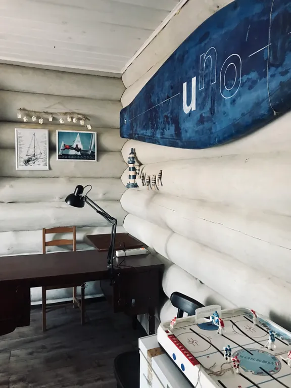 Уютный семейный дом у озера