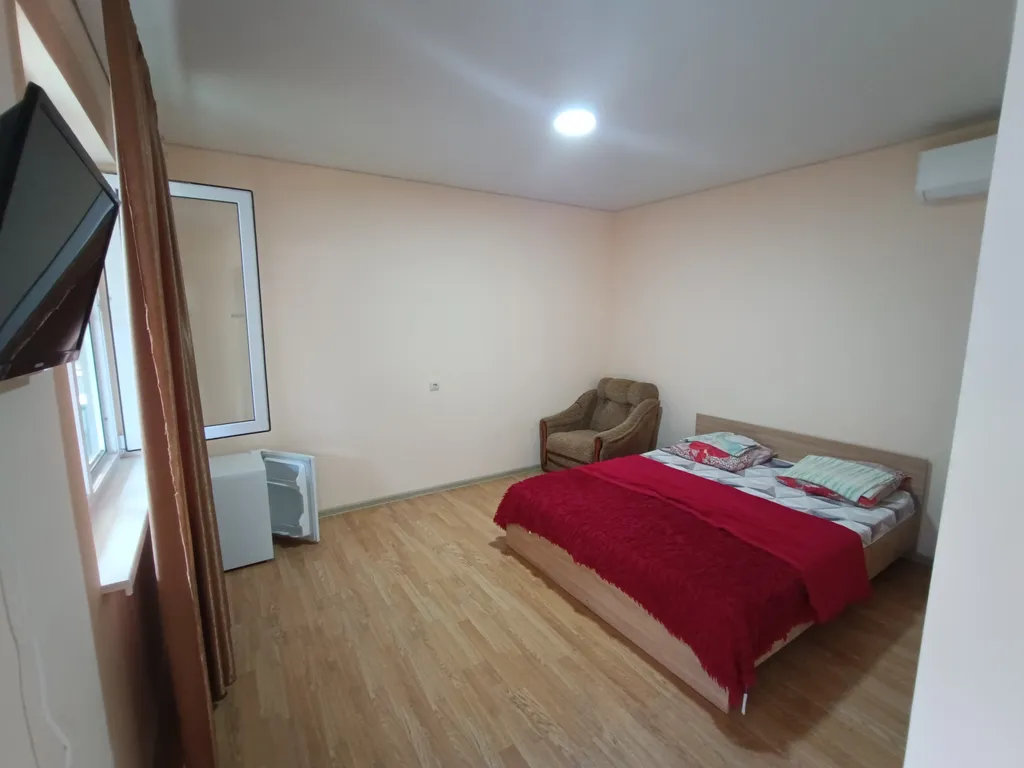 Двухместный номер стандарт с собвеным душевым и туалетом