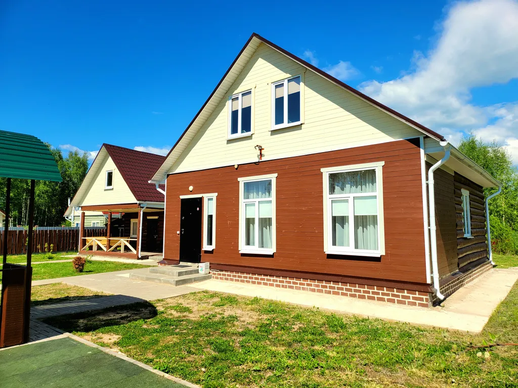 Коттедж Дом с баней для большой семьи или дружной компании рядом с озером. — аренда посуточно в Псков