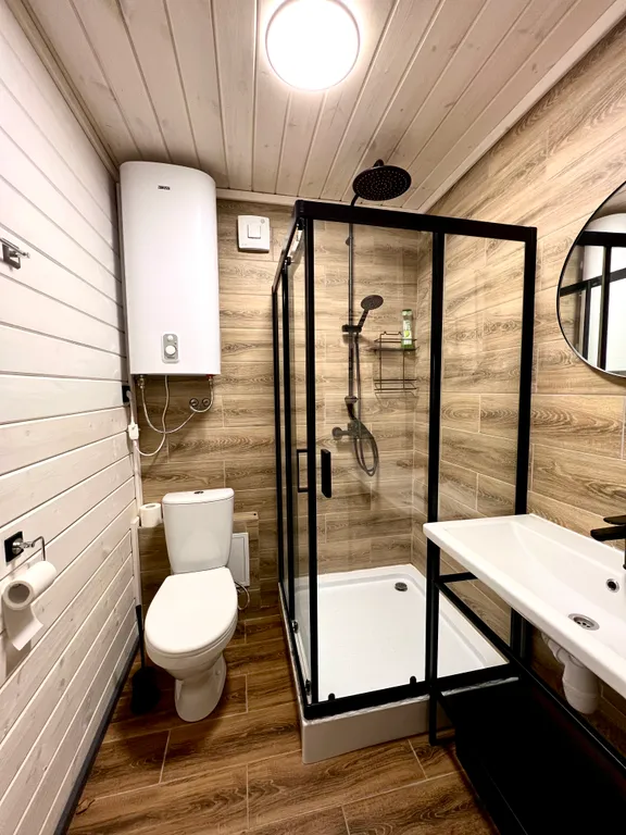 Коттедж Домик в лесу у реки с панорамным остеклением — Сиверский